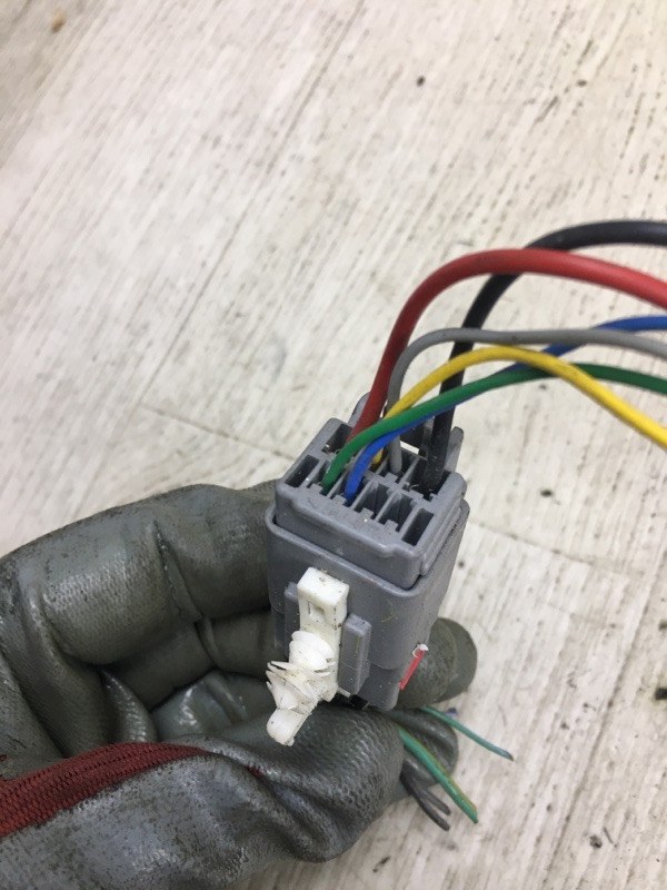 Амортизатор крышки багажника EDGE 06-14 2012 Внедорожник 2.0 Амортизатор крышки багажника EDGE 06-14 2012 Внедорожник 2.0