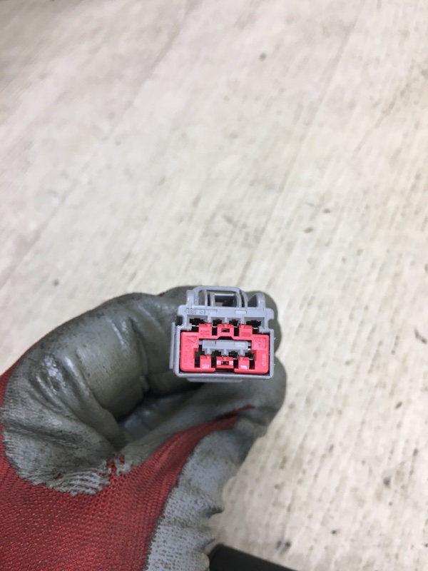 Амортизатор крышки багажника EDGE 06-14 2012 Внедорожник 2.0 Амортизатор крышки багажника EDGE 06-14 2012 Внедорожник 2.0