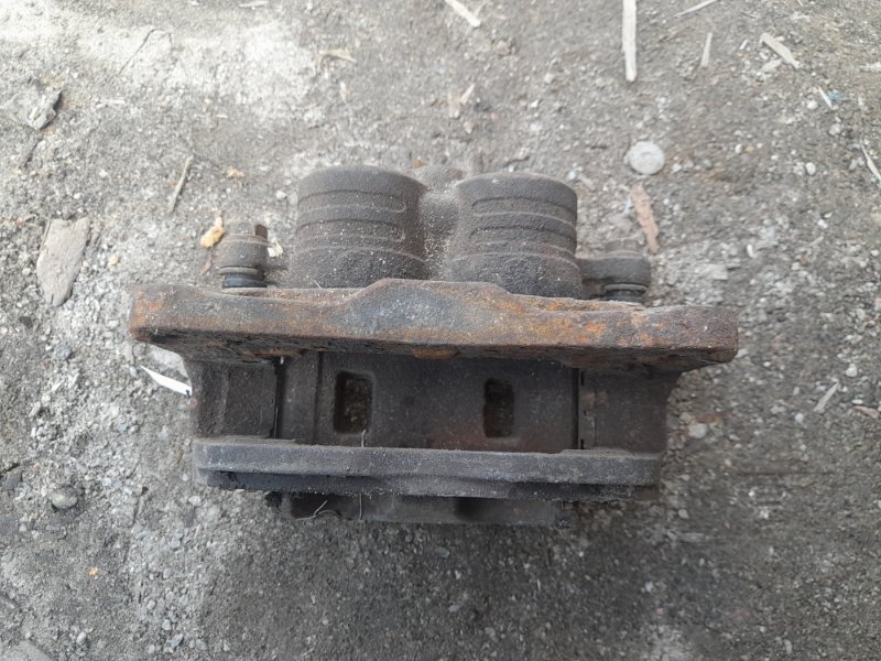 Суппорт тормозной передний правый IMPREZA 00-07 GD/GG