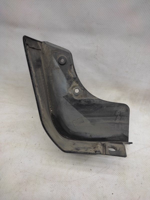 Брызговик передний левый M35/M45 04-10