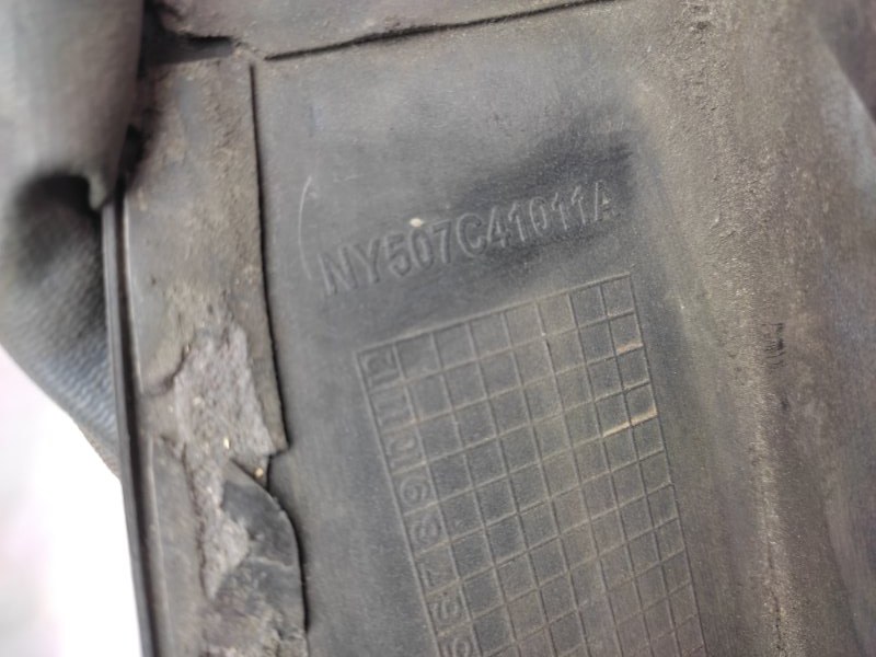 Брызговик передний левый M35/M45 04-10