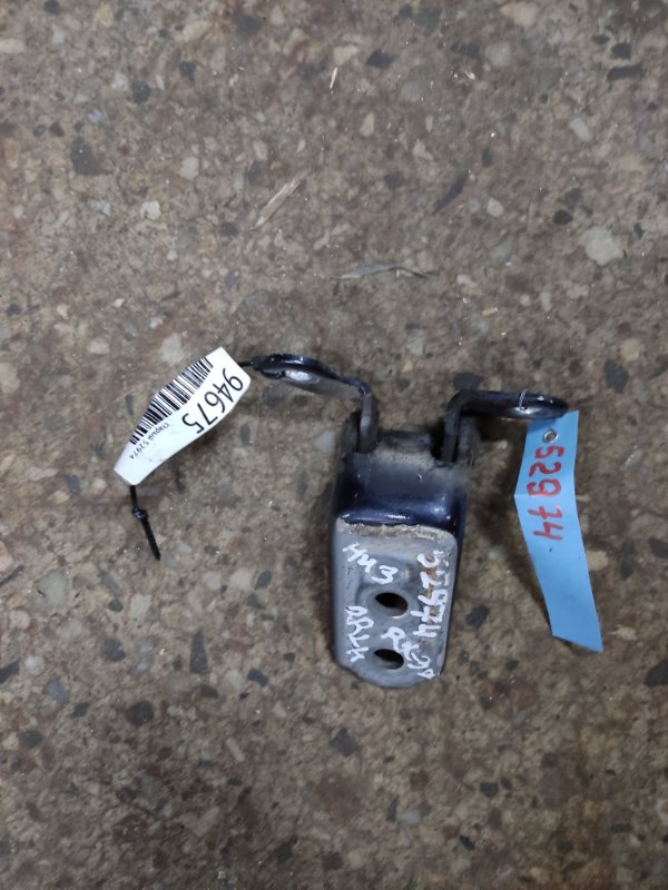 Петля двери нижняя задняя левая LEXUS RX300/330/350/400 03-09 68780-60031 Б/У