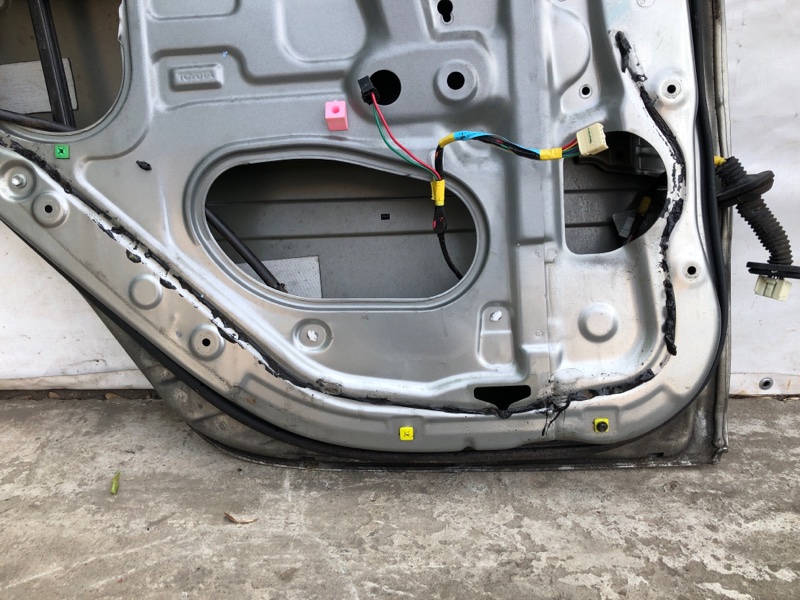 Дверь задняя левая CAMRY 30 02-06 2005 ACV30 2.4 2AZFE