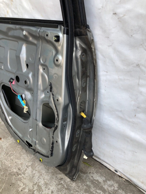 Дверь задняя левая CAMRY 30 02-06 2005 ACV30 2.4 2AZFE