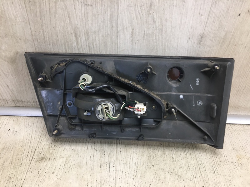 Фонарь внутренний правый ES300 96-01 1998 MCV20 3.0 1MZFE