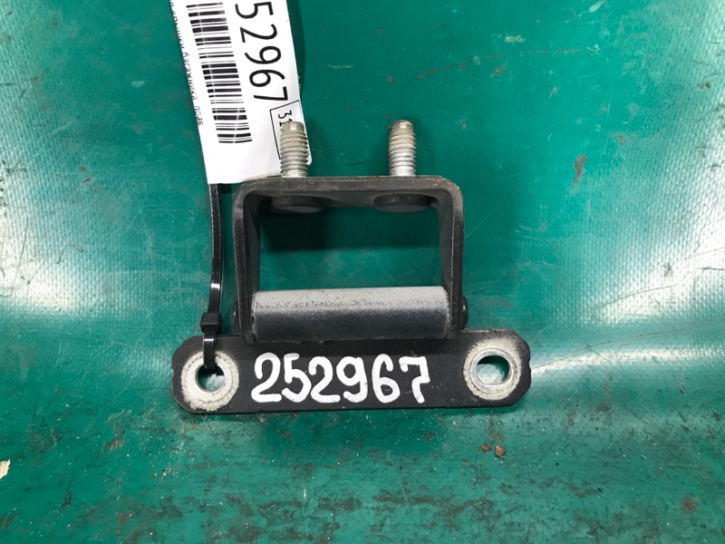 Петля крышки багажника правая KIA SORENTO XM 09-14 2010 Внедорожник 2.4 G4KE 79710-2E000 Б/У