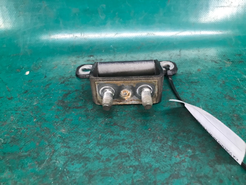 Петля крышки багажника правая KIA SORENTO XM 09-14 Внедорожник 2.4 G4KE