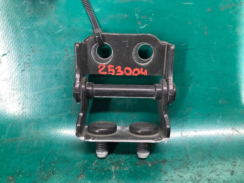 Петля крышки багажника правая MAZDA CX-7 06-12 2009 Внедорожник 2.5 L5 L206-62-210A Б/У