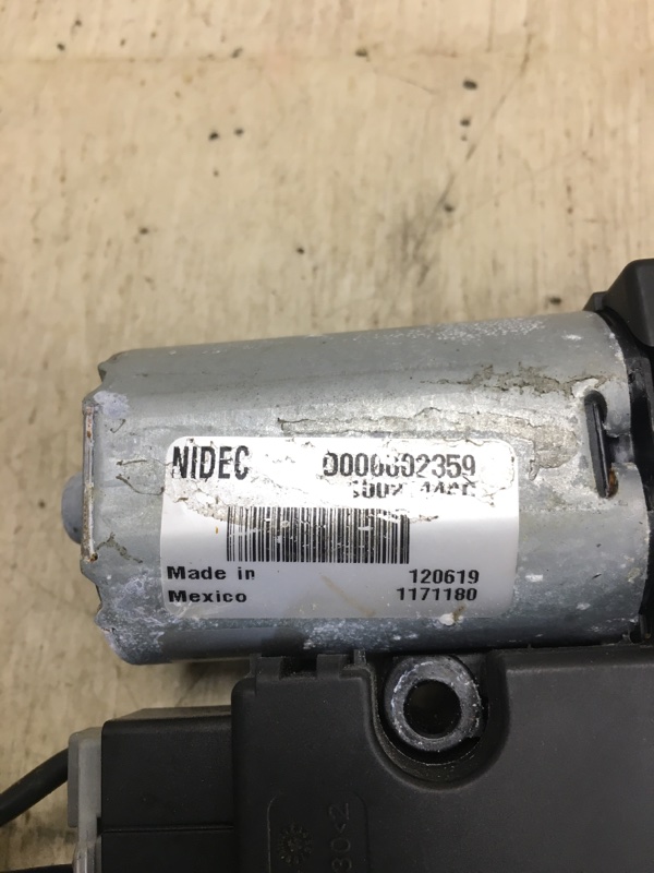 Моторчик люка FUSION 14- 2013 Седан C20EDEF Моторчик люка FUSION 14- 2013 Седан C20EDEF