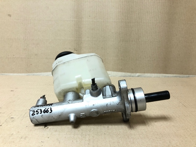 Главный тормозной цилиндр SOLARA 03-09 2007 ACV30 Кабриолет 3.3 3MZ-FE