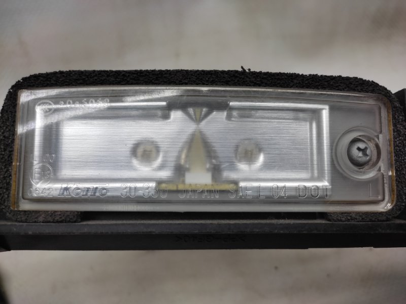 Подсветка номера LEXUS LS460 06-12 Подсветка номера LEXUS LS460 06-12