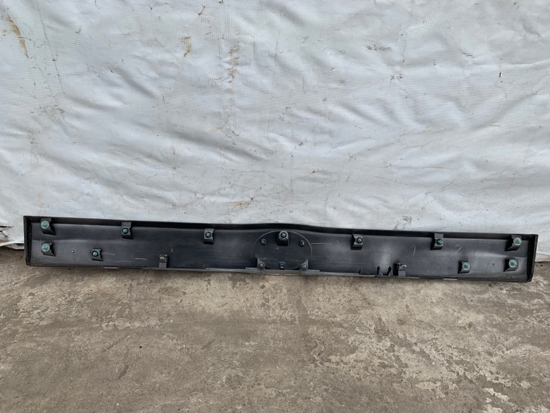 Панель подсветки номера TOYOTA PRIUS - 30 09-17 ZVW30 2ZR-FXE