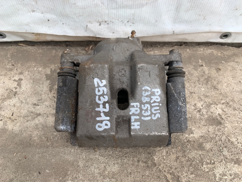 Суппорт тормозной передний левый TOYOTA PRIUS - 30 09-17 2013 ZVW30 2ZR-FXE 47750-47060 Б/У