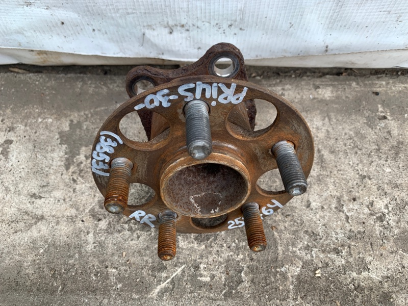 Ступица задняя TOYOTA PRIUS - 30 09-17 ZVW30 2ZR-FXE