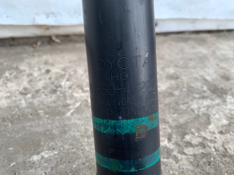 Амортизатор задний TOYOTA PRIUS - 30 09-17 ZVW30 2ZR-FXE Амортизатор задний TOYOTA PRIUS - 30 09-17 ZVW30 2ZR-FXE