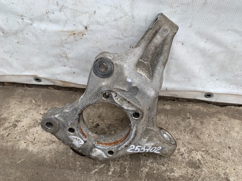 Кулак поворотный левый PRIUS - 30 09-17 2013 ZVW30 2ZR-FXE