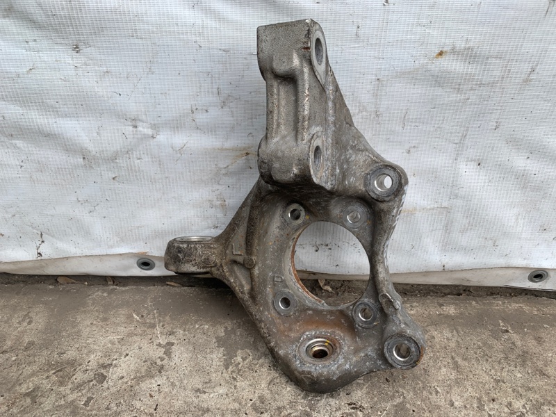 Кулак поворотный левый TOYOTA PRIUS - 30 09-17 ZVW30 2ZR-FXE