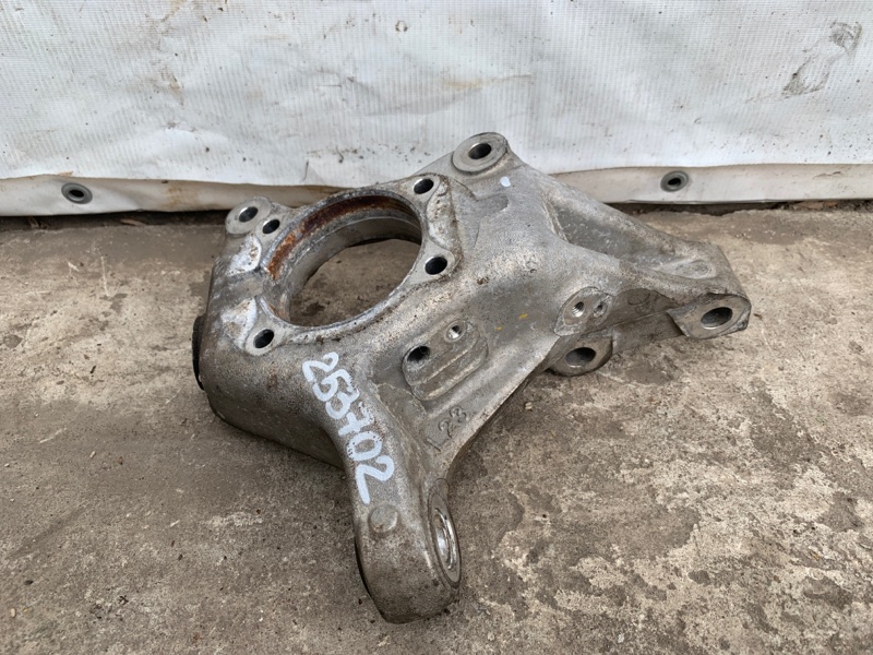 Кулак поворотный левый PRIUS - 30 09-17 2013 ZVW30 2ZR-FXE