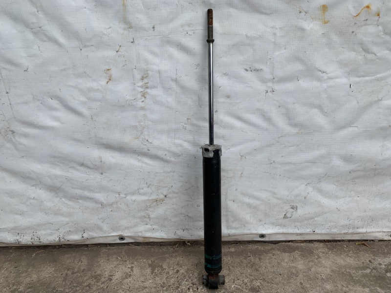 Амортизатор задний PRIUS - 30 09-17 2013 ZVW30 2ZR-FXE Амортизатор задний PRIUS - 30 09-17 2013 ZVW30 2ZR-FXE