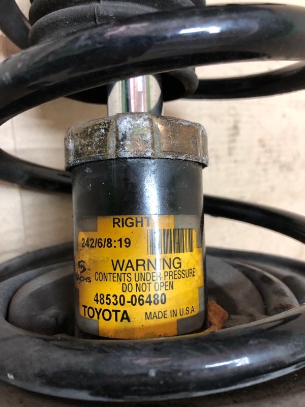 Амортизатор задний правый TOYOTA SOLARA 03-09 ACV30 Кабриолет 3.3 3MZ-FE Амортизатор задний правый TOYOTA SOLARA 03-09 ACV30 Кабриолет 3.3 3MZ-FE