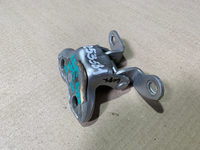 Петля двери верхняя задняя левая PRIUS - 30 09-17 2013 ZVW30 2ZR-FXE