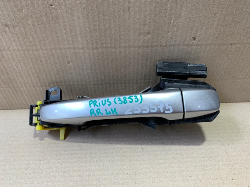 Запчасть ручка двери наружная задняя левая TOYOTA PRIUS - 30 09-17 2013 ZVW30 2ZR-FXE 69211-74020-B0 Б/У Ручка двери наружная задняя левая TOYOTA PRIUS - 30 09-17 2013 ZVW30 2ZR-FXE 69211-74020-B0 Б/У