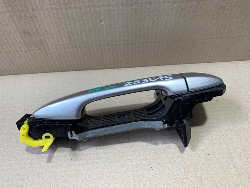 Ручка двери наружная задняя левая TOYOTA PRIUS - 30 09-17 ZVW30 2ZR-FXE Ручка двери наружная задняя левая TOYOTA PRIUS - 30 09-17 ZVW30 2ZR-FXE