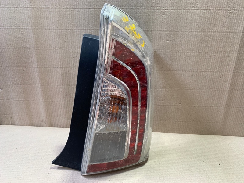 Запчасть фонарь наружный правый TOYOTA PRIUS - 30 09-17 2013 ZVW30 2ZR-FXE 81551-47190 Б/У Фонарь наружный правый TOYOTA PRIUS - 30 09-17 2013 ZVW30 2ZR-FXE 81551-47190 Б/У