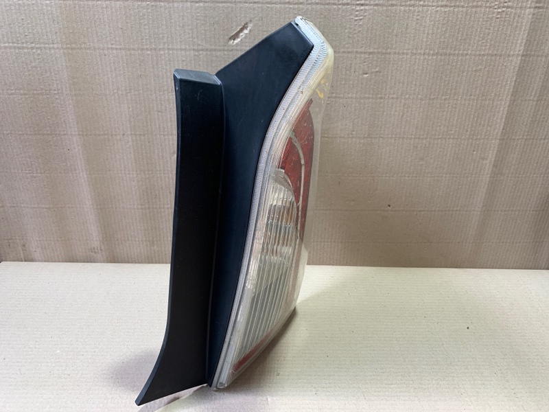 Фонарь наружный правый TOYOTA PRIUS - 30 09-17 ZVW30 2ZR-FXE Фонарь наружный правый TOYOTA PRIUS - 30 09-17 ZVW30 2ZR-FXE