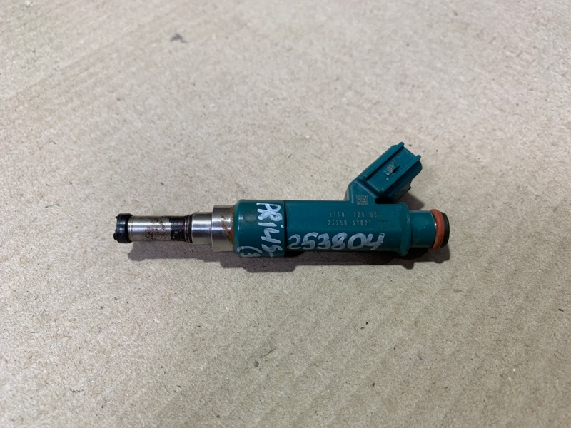 Запчасть форсунка топливная TOYOTA PRIUS - 30 09-17 2013 ZVW30 2ZR-FXE 23209-39196 Б/У Форсунка топливная TOYOTA PRIUS - 30 09-17 2013 ZVW30 2ZR-FXE 23209-39196 Б/У