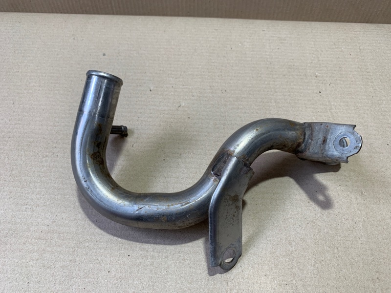 Патрубок системы охлаждения PRIUS - 30 09-17 2013 ZVW30 2ZR-FXE