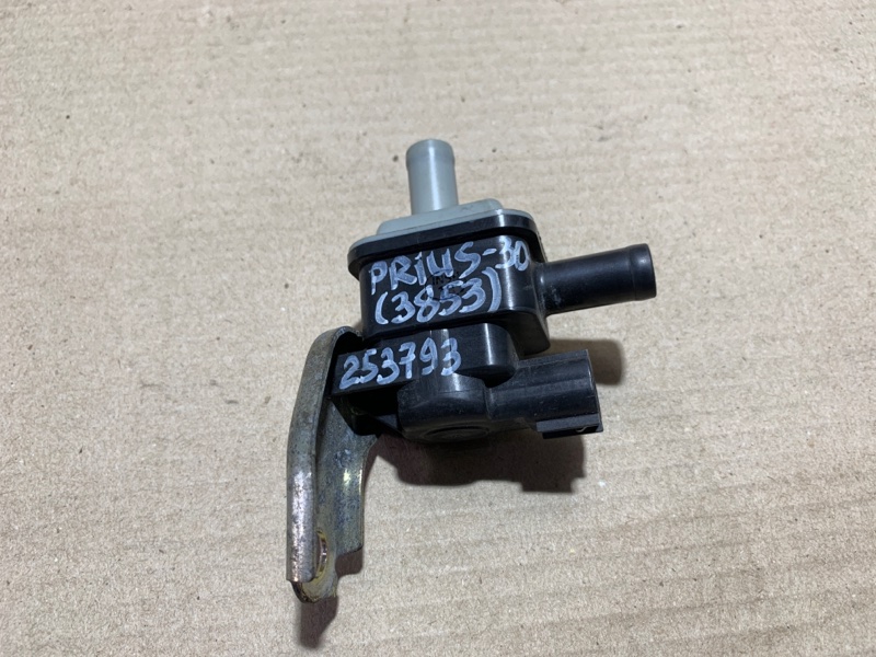 Запчасть клапан электромагнитный (вакуумный) TOYOTA PRIUS - 30 09-17 2013 ZVW30 2ZR-FXE 25860-37020 Б/У Клапан электромагнитный (вакуумный) TOYOTA PRIUS - 30 09-17 2013 ZVW30 2ZR-FXE 25860-37020 Б/У