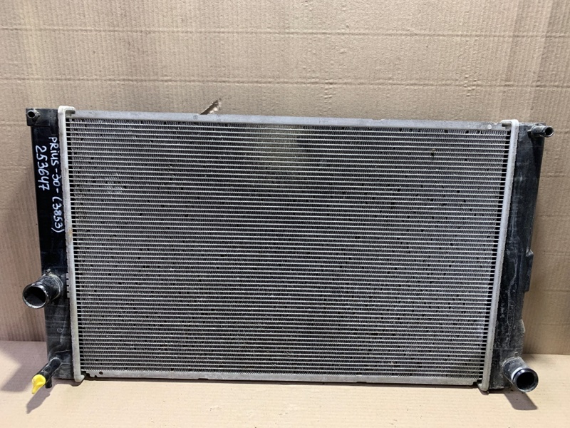 Радиатор основной TOYOTA PRIUS - 30 09-17 2013 ZVW30 2ZR-FXE 16400-37230 Б/У