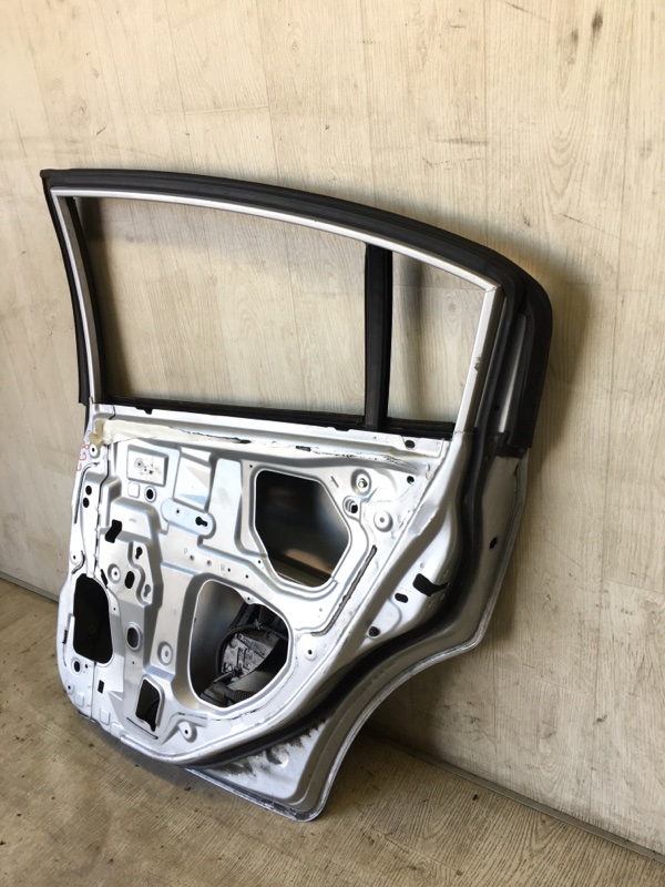 Дверь задняя правая SENTRA (B16) 06–12 2012 2.0 MR20DE