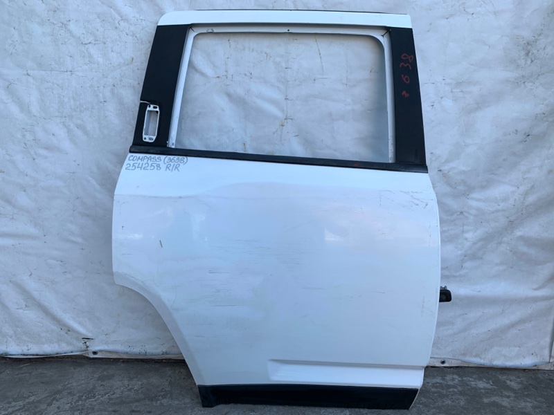 Запчасть дверь задняя правая JEEP COMPASS 06-16 2012 Внедорожник 2.0 68079384AC Б/У Дверь задняя правая JEEP COMPASS 06-16 2012 Внедорожник 2.0 68079384AC Б/У