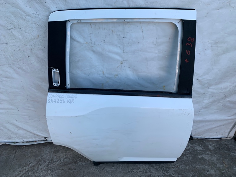 Дверь задняя правая COMPASS 06-16 2012 Внедорожник 2.0 Дверь задняя правая COMPASS 06-16 2012 Внедорожник 2.0