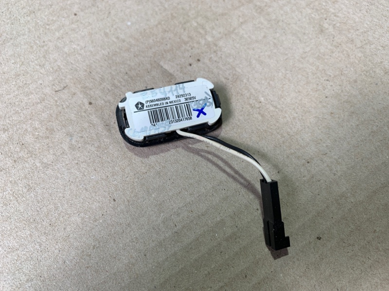 Кнопки на руль задние правые JEEP COMPASS 06-16 Внедорожник 2.0 Кнопки на руль задние правые JEEP COMPASS 06-16 Внедорожник 2.0