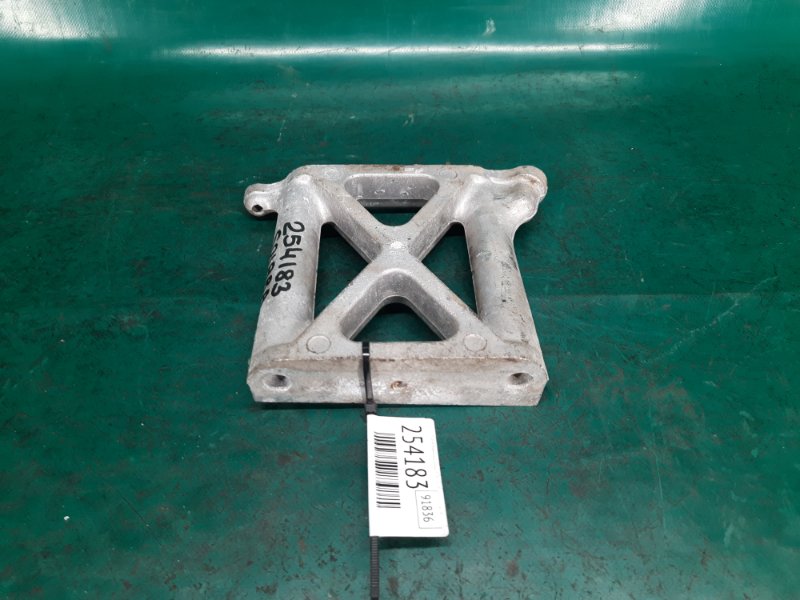 Кронштейн двигателя правый TOYOTA SOLARA 03-09 Кабриолет 3.3 3MZ-FE Кронштейн двигателя правый TOYOTA SOLARA 03-09 Кабриолет 3.3 3MZ-FE