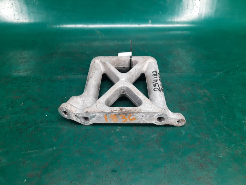 Кронштейн двигателя правый SOLARA 03-09 2006 Кабриолет 3.3 3MZ-FE Кронштейн двигателя правый SOLARA 03-09 2006 Кабриолет 3.3 3MZ-FE