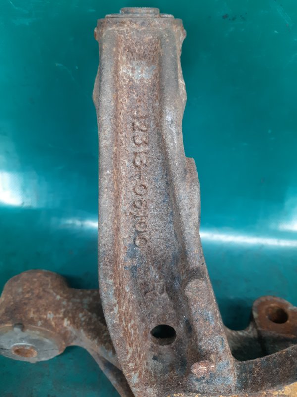 Цапфа правая SOLARA 03-09 2006 Кабриолет 3.3 3MZ-FE