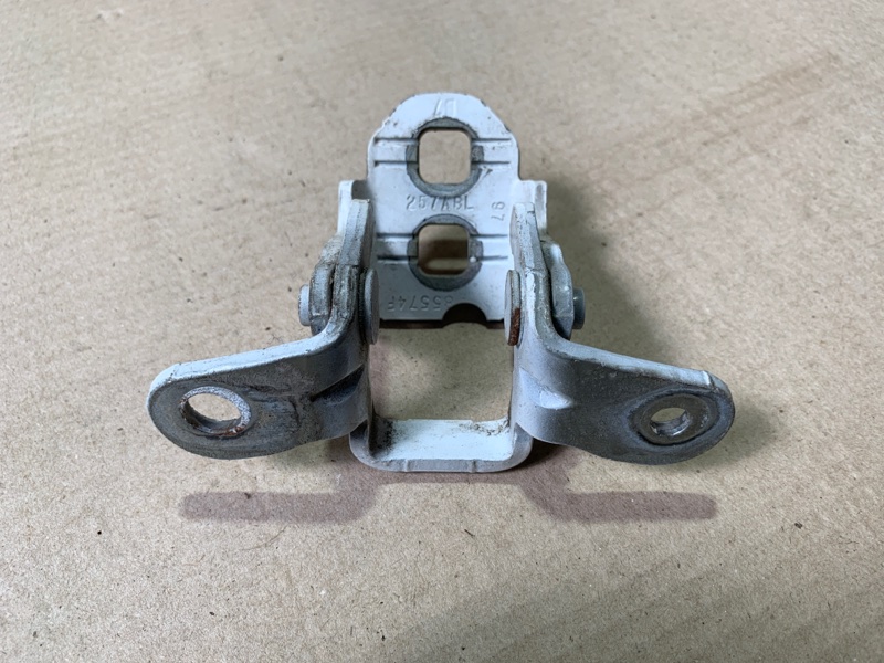 Петля двери верхняя задняя левая COMPASS 06-16 2012 Внедорожник 2.0 Петля двери верхняя задняя левая COMPASS 06-16 2012 Внедорожник 2.0