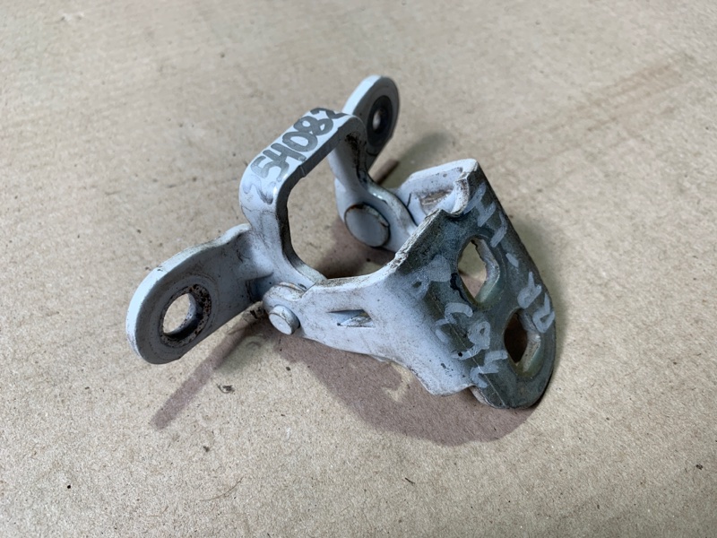 Петля двери верхняя задняя левая JEEP COMPASS 06-16 Внедорожник 2.0 Петля двери верхняя задняя левая JEEP COMPASS 06-16 Внедорожник 2.0