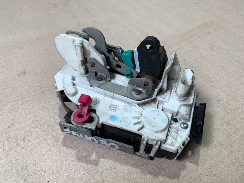 Замок двери задний левый JEEP COMPASS 06-16 Внедорожник 2.0 Замок двери задний левый JEEP COMPASS 06-16 Внедорожник 2.0