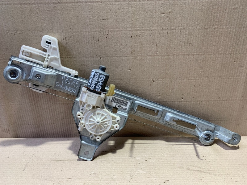 Запчасть стеклоподъемник задний правый JEEP COMPASS 06-16 2012 Внедорожник 2.0 68002888AA Б/У Стеклоподъемник задний правый JEEP COMPASS 06-16 2012 Внедорожник 2.0 68002888AA Б/У