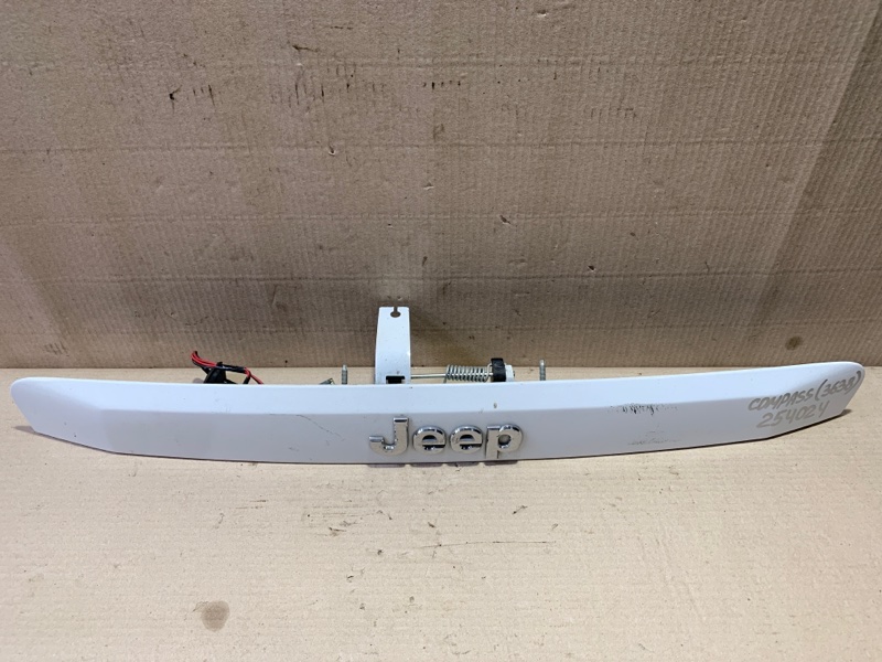 Панель подсветки номера COMPASS 06-16 2012 Внедорожник 2.0 Панель подсветки номера COMPASS 06-16 2012 Внедорожник 2.0