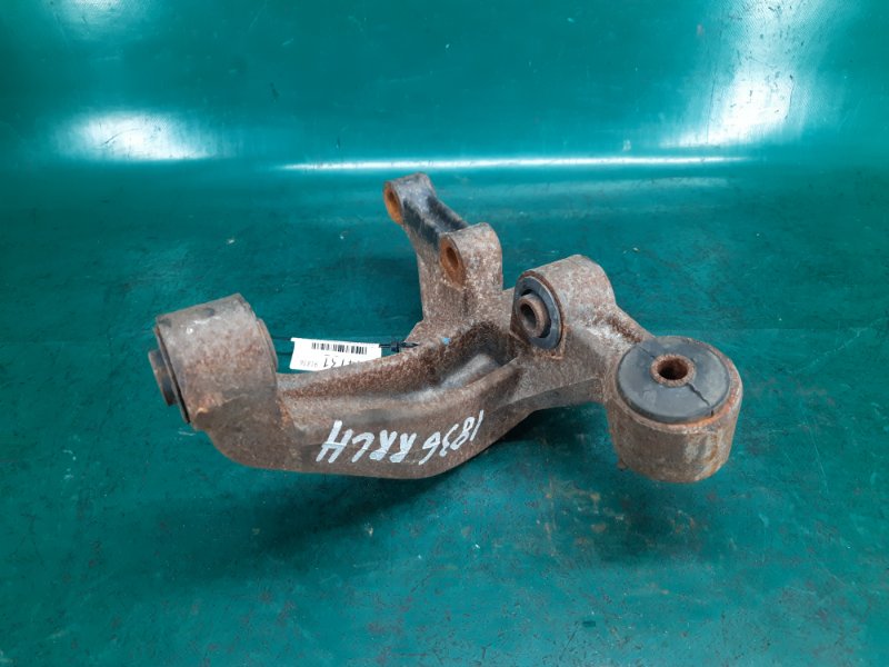 Цапфа левая SOLARA 03-09 2006 Кабриолет 3.3 3MZ-FE