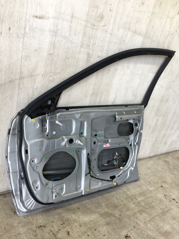 Дверь передняя правая CAMRY 30 02-06 2002 ACV30L 2.4 2AZFE