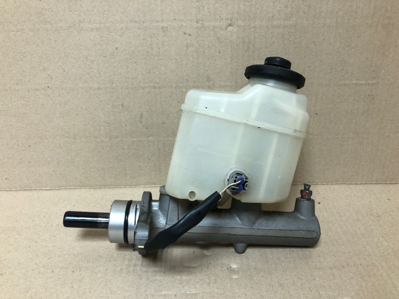 Главный тормозной цилиндр TOYOTA SOLARA 03-09 ACV30L Кабриолет 3.3 3MZ-FE