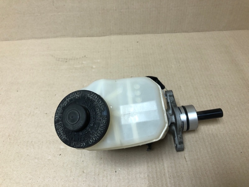 Главный тормозной цилиндр SOLARA 03-09 2006 ACV30L Кабриолет 3.3 3MZ-FE