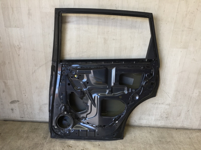 Дверь задняя правая TRIBECA B10 07-13 2008 Внедорожник 3.6 EZ36